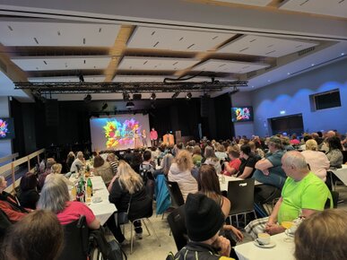 Soziale Dineste- und Mundwerk ist dabei